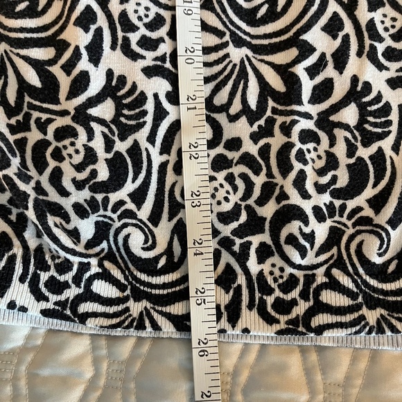 Talbots Black and White Print Fine Knit Sweater with 3/4 Sleeves in Size 1X - Picture 7 of 9